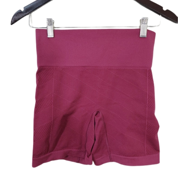 Lululemon Sculpt shorts. Size 6 - Picture 3 of 8